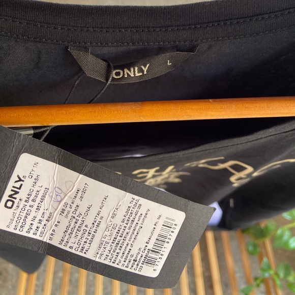 ONLY Halloween Crop Top - Picture 5 of 5